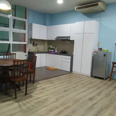Xenia Homestay กูชิง ภายนอก รูปภาพ