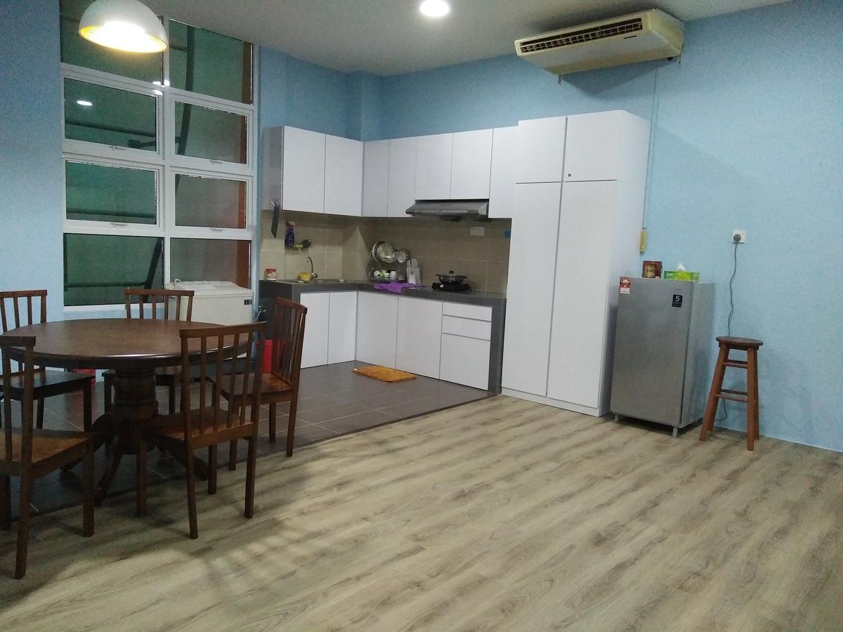 Xenia Homestay กูชิง ภายนอก รูปภาพ